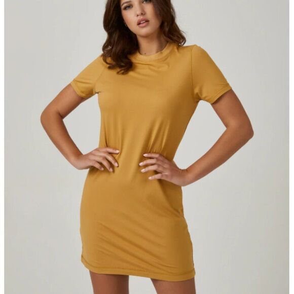 7 DIAMONDS Core T-Shirt Dress in Golden Harvest Size Medium - Picture 1 of 7